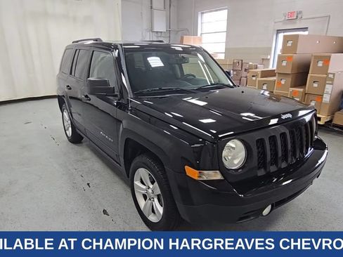 Used 2014 Jeep Patriot Latitude w/ Sun/Sound Group AWD/4WD image 2