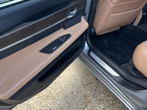 Used 2011 BMW 750Li RWD image 9