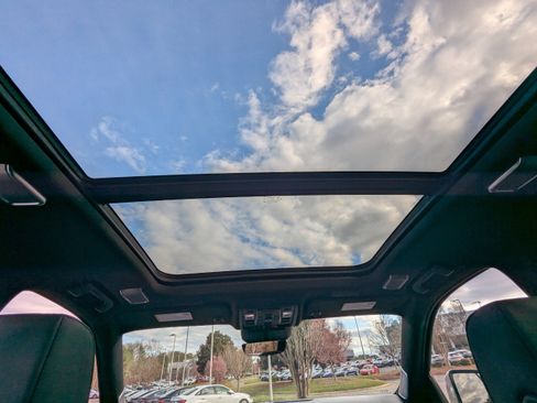 Used 2024 Cadillac Escalade Sport w/ LPO, ONYX Package image 13