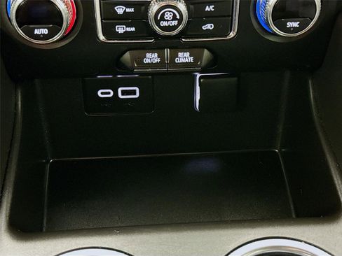 Used 2024 GMC Yukon SLE w/ Gmc Pro Safety Plus Package image 14