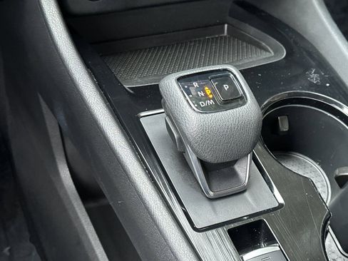 Used 2024 Nissan Rogue SV image 24