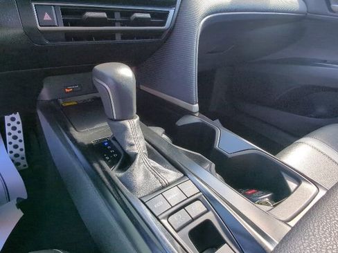 Used 2025 Toyota Camry LE image 27