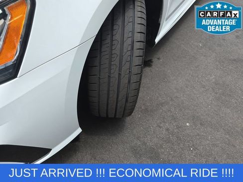 Used 2018 Volkswagen Passat 2.0T R-Line w/ R-Line Lighting Package FWD image 23