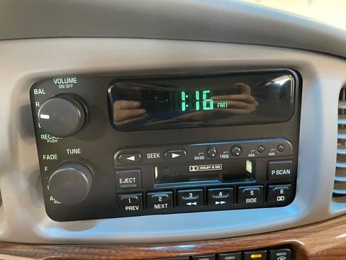 Used 2000 Buick Le Sabre Custom w/ Luxury Opt Pkg image 28