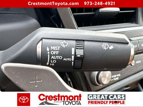 Used 2022 Lexus ES 300h w/ Premium Package image 21