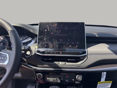 New 2026 Jeep Compass Latitude image 12