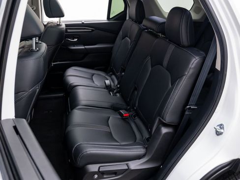 Certified 2025 Honda Pilot Touring image 20