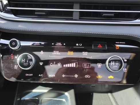 Used 2022 INFINITI QX60 Sensory w/ Cargo Package image 29