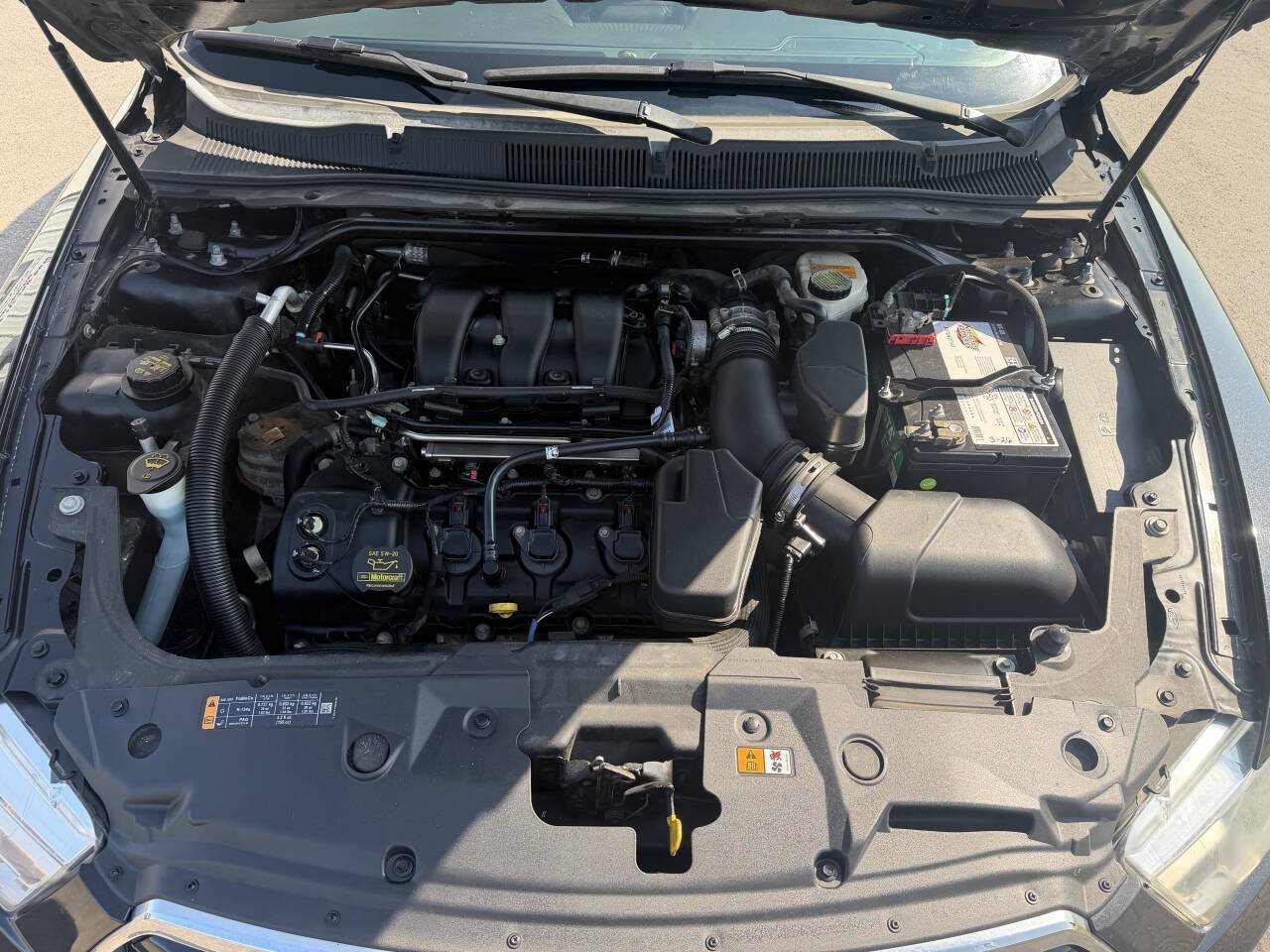 Used 2014 Ford Taurus Limited FWD image 16
