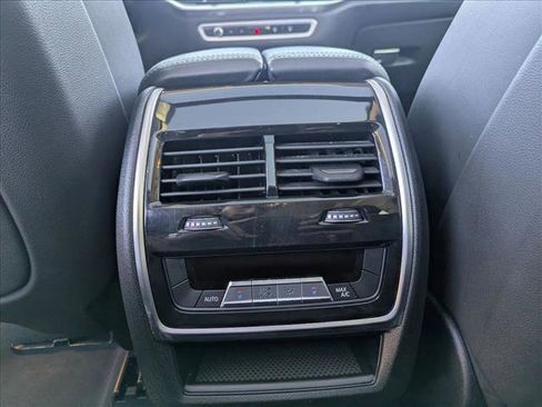 Used 2023 BMW X7 xDrive40i image 18