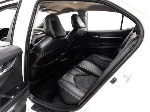 Used 2020 Toyota Camry SE FWD image 34