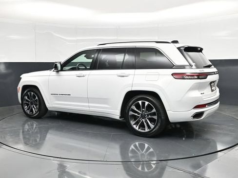 Used 2023 Jeep Grand Cherokee Overland AWD/4WD image 10