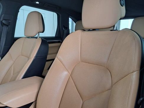 Used 2016 Porsche Cayenne AWD/4WD image 26