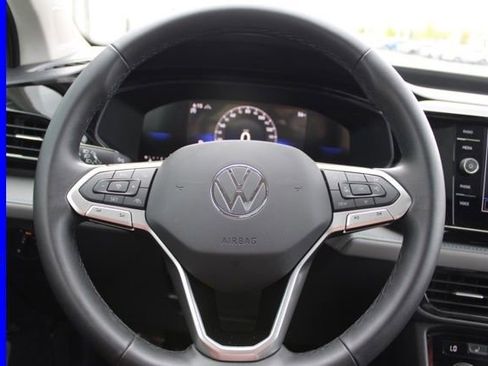 Used 2024 Volkswagen Taos SE AWD/4WD image 29