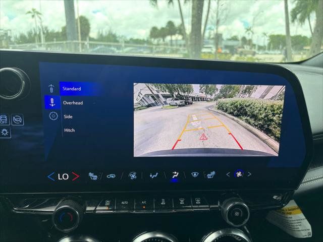 Used 2024 Chevrolet Blazer EV LT AWD/4WD image 28