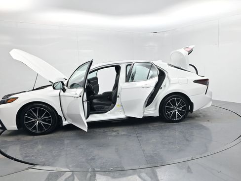 Used 2023 Toyota Camry SE image 64