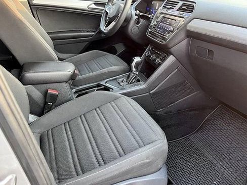 Used 2022 Volkswagen Tiguan S FWD image 9