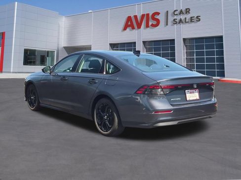 Used 2025 Honda Accord SE image 9
