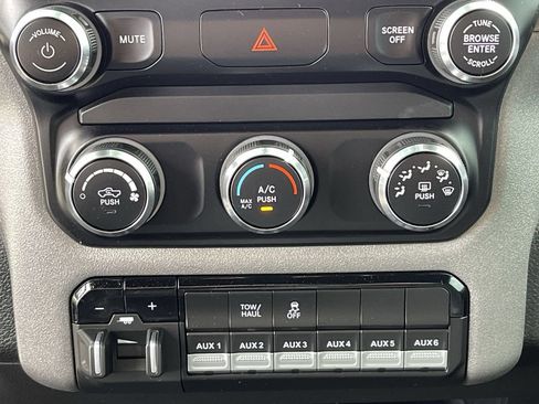 Used 2024 RAM 2500 Tradesman w/ Chrome Appearance Group AWD/4WD image 33