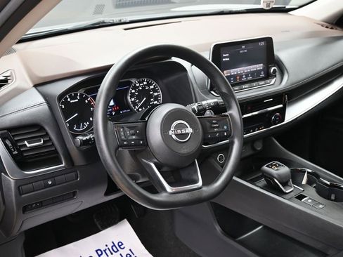 Used 2022 Nissan Rogue SV image 17