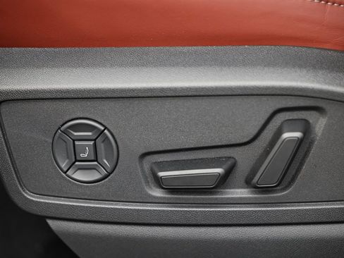 New 2026 Audi SQ5 Premium Plus AWD/4WD image 22