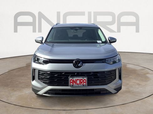 New 2026 Volkswagen Tiguan SE FWD image 3