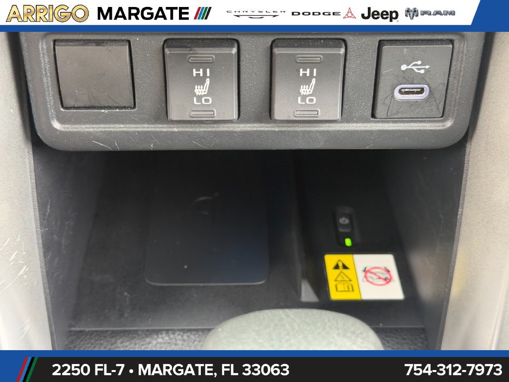 Used 2023 Toyota Corolla Cross XLE w/ Convenience Package FWD image 27
