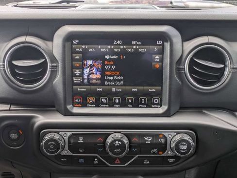 Used 2023 Jeep Wrangler Unlimited Sahara AWD/4WD image 19