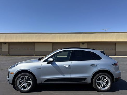 Used 2021 Porsche Macan AWD/4WD image 5