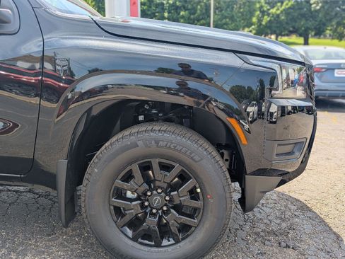 New 2026 Nissan Frontier SV AWD/4WD image 11