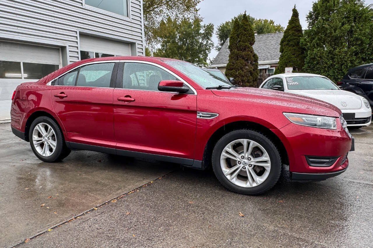Used 2016 Ford Taurus SEL FWD image 2