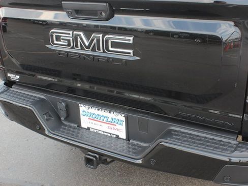 New 2026 GMC Canyon Denali w/ LPO, Denali Black Edition image 17