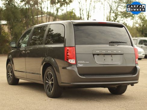 Used 2018 Dodge Grand Caravan SE image 5