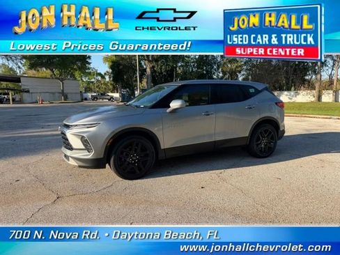 Used 2023 Chevrolet Blazer LT image 3
