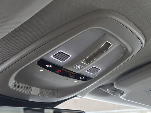 Certified 2025 Volvo XC90 T8 Plus image 32