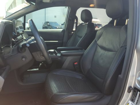 Certified 2023 Toyota Sienna XSE FWD image 20
