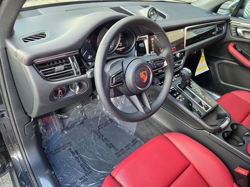 New 2026 Porsche Macan S image 4