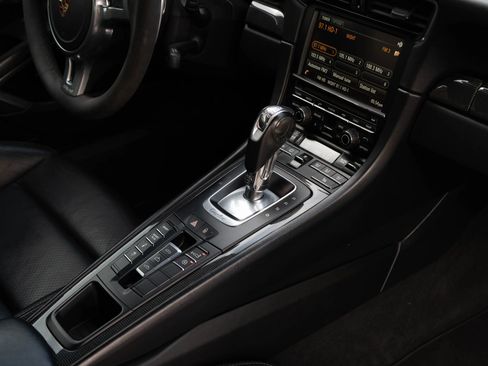 Used 2014 Porsche 911 Turbo image 67