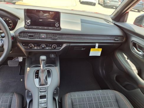 Certified 2025 Honda HR-V Sport image 16