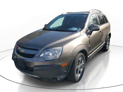 Used 2012 Chevrolet Captiva Sport LS image 2