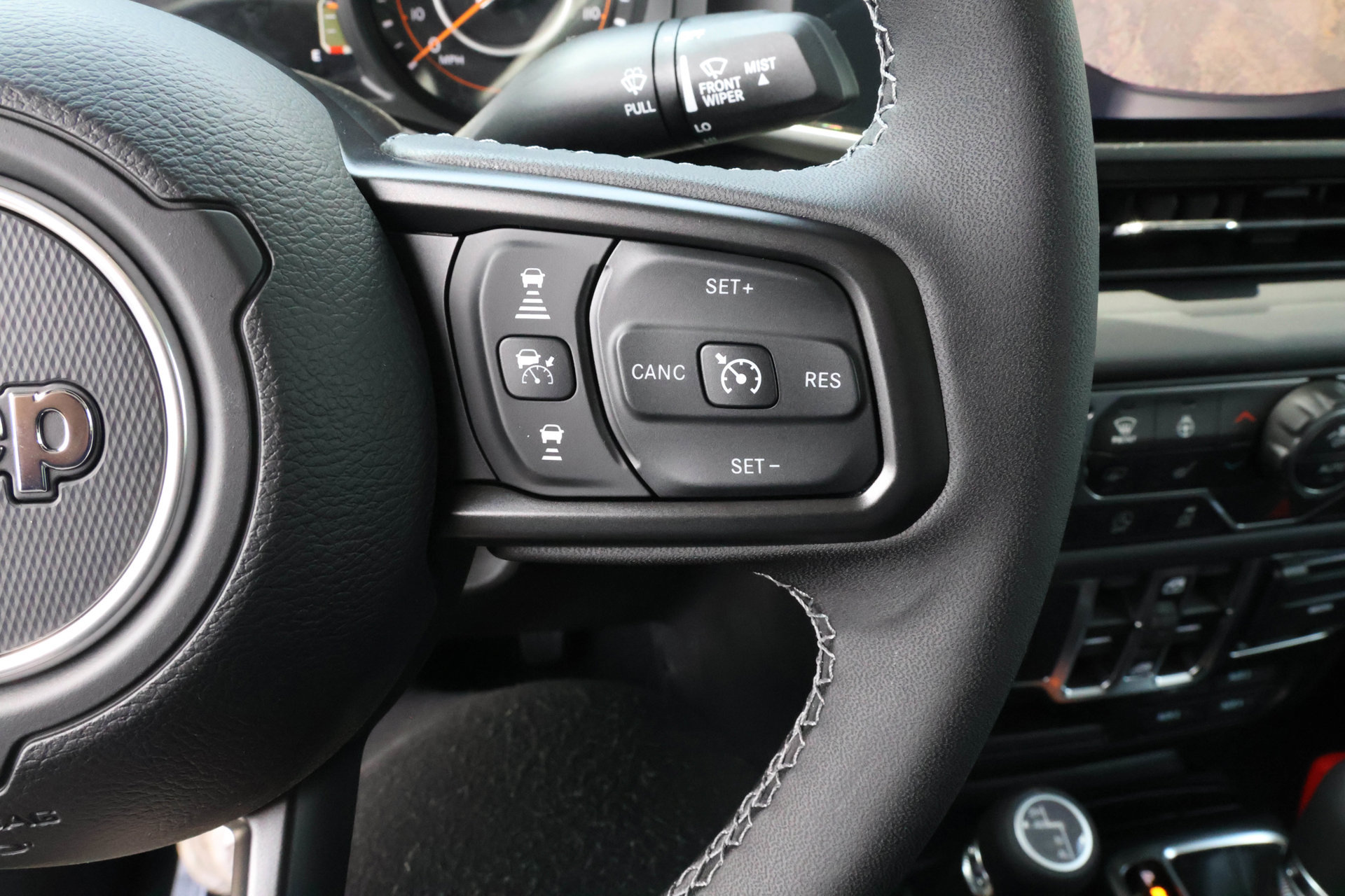 New 2026 Jeep Gladiator Sport AWD/4WD image 32