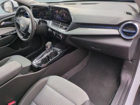 Used 2025 Chevrolet Trax LT image 26