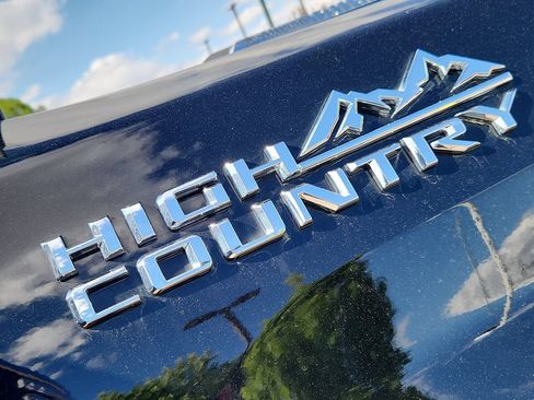 Used 2024 Chevrolet Silverado 2500 High Country w/ High Country Premium Package AWD/4WD image 12