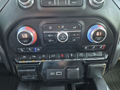 Used 2019 GMC Sierra 1500 AT4 w/ AT4 Premium Package AWD/4WD image 18