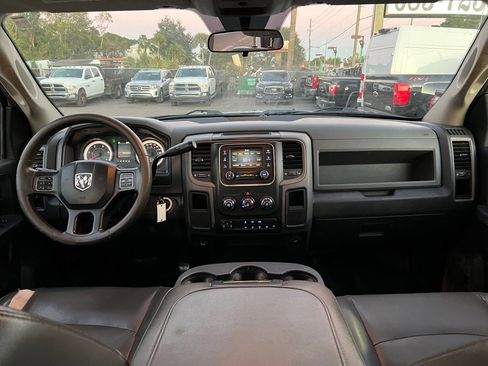 Used 2018 RAM 3500 Tradesman w/ Chrome Appearance Group image 16