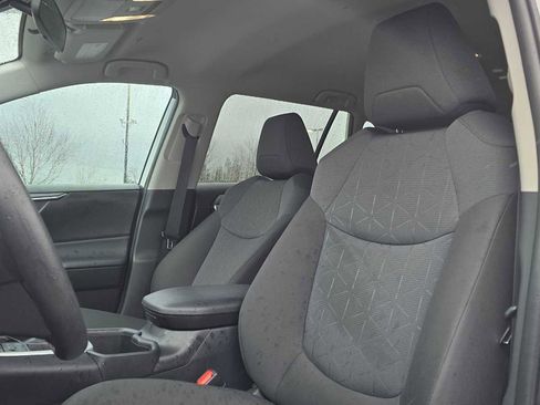 Certified 2025 Toyota RAV4 XLE image 25