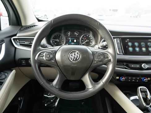 Used 2018 Buick Enclave Essence image 21