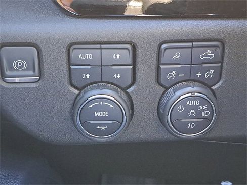 Used 2024 Chevrolet Silverado 3500 High Country image 17