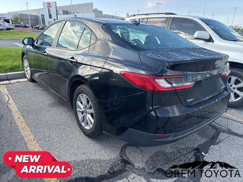 Used 2025 Toyota Camry LE FWD image 3