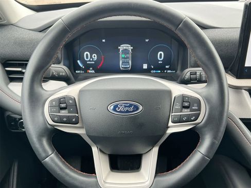 Used 2025 Ford Explorer Active w/ Active Comfort Package image 22
